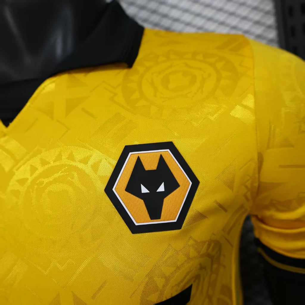 Wolves Home 25-26